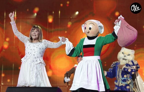 D'octobre 2026, à mars 2027, elle arpente la France pour entonner ses tubes les plus mythiques tels que "Bécassine" ou "Pandi-Panda".

Chantal Goya lors du concert du gala de Noël de l'association Tout le monde contre le cancer fête ses 20 ans diffusé le 24 décembre sur M6 à l'Adidas Aren Porte de la Chapelle à Paris, France, le 4 décembre 2025. 
© Coadic Guirec/Bestimage