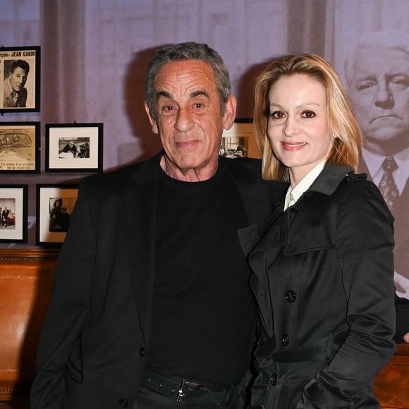 Thierry Ardisson et sa femme Audrey Crespo-Mara - Vernissage de l'exposition Jean Gabin à l'Espace Landowski / Musée des Années 30 à Boulogne-Billancourt le 8 mars 2022. © Coadic Guirev/Bestimage