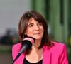 “Pas sûre de pouvoir passer l’été dans ma maison en Bretagne…”, se demande Estelle Denis
Estelle Denis présente son émission "Estelle Midi" (RMC) depuis le sommet pour l'action sur l'IA au Grand Palais à Paris le 10 février 2025.
© Christian Liewig / Bestimage