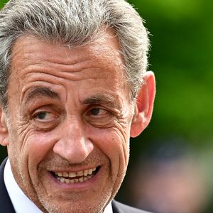 L'ancien président de la République Nicolas Sarkozy lors d'une cérémonie en l'hommage à Aurélie Fouquet, la policière municipale de 26 ans avait été tuée lors de l'attaque d'un fourgon blindé le 20 mai 2010, à Villiers-sur-Marne (en banlieue parisienne), Val-de-Marne, France, le 20 mai 2025. 

© Christian Liewg/Bestimage