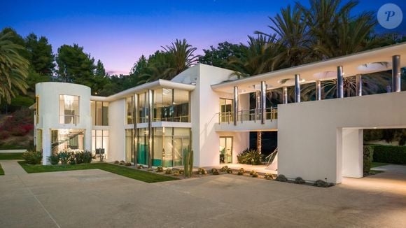 Exclusif - La nouvelle villa de Kanye West à Beverly Hills. Kanye a finalisé l'achat hors marché pour 35 millions de dollars. La propriété de style méditerranéen comprend environ 1900 m2 d'espace habitable, des jardins privés et des vues panoramiques sur la ville. Los Angeles, le 15 décembre 2024.