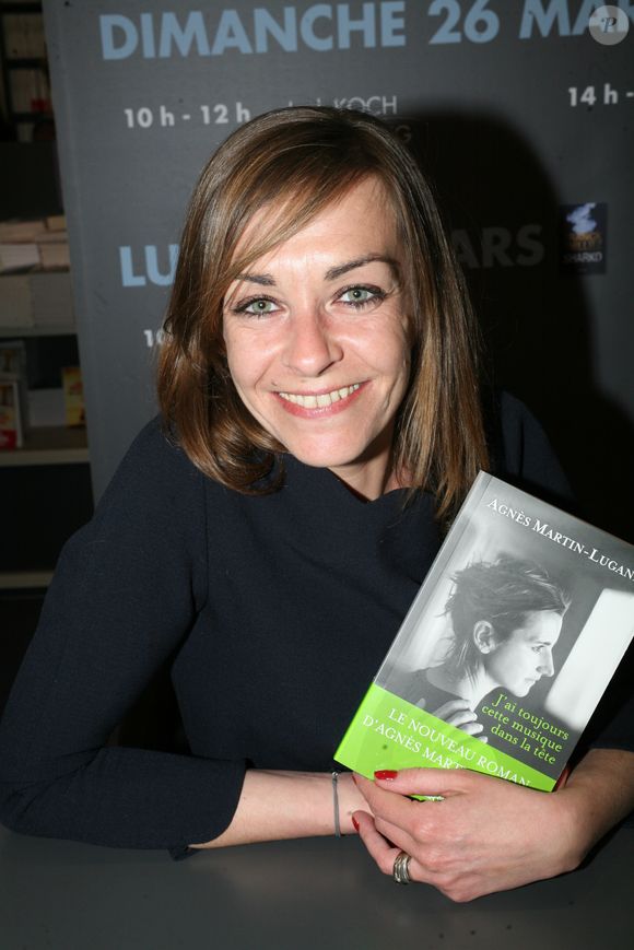 Agnès Martin-Lugand lors de la 37ème édition du Salon du livre au parc des expositions, à la porte de Versailles, à Paris, France, le 25 mars 2017. © JLPPA/Bestimage