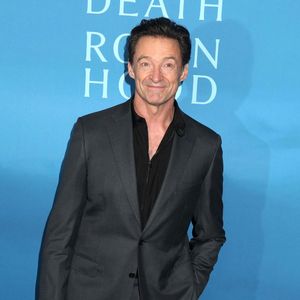 Son apport quotidien atteint jusqu'à 6 000 calories pour soutenir ses entraînements.

10 juin 2026, New York (État de New York, États-Unis) – L'acteur Hugh Jackman foule le tapis rouge de l'avant-première mondiale de The Death of Robin Hood, organisée au cinéma AMC Lincoln Square 13, à New York.

Zuma Press / Bestimage
