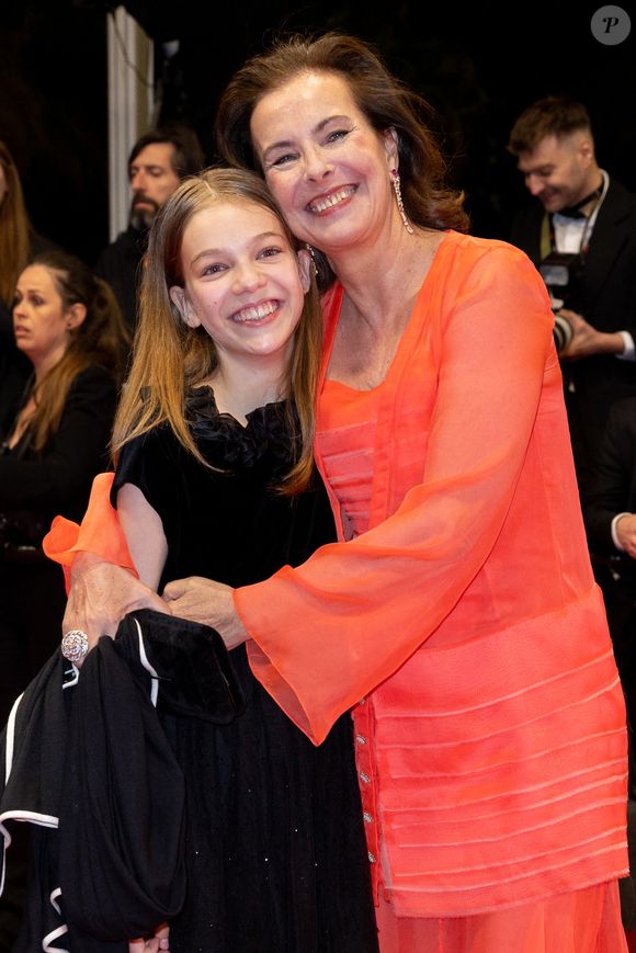 Carole Bouquet et sa petite-fille Darya Rassam - Descente des marches du film « Le comte de Monte-Cristo » lors du 77ème Festival International du Film de Cannes, au Palais des Festivals à Cannes. Le 22 mai 2024
© Olivier Borde / Bestimage