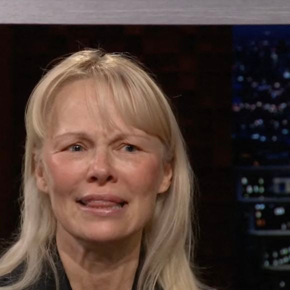 Pamela Anderson invitée sur le plateau de l'émission de Jimmy Fallon sur NBC