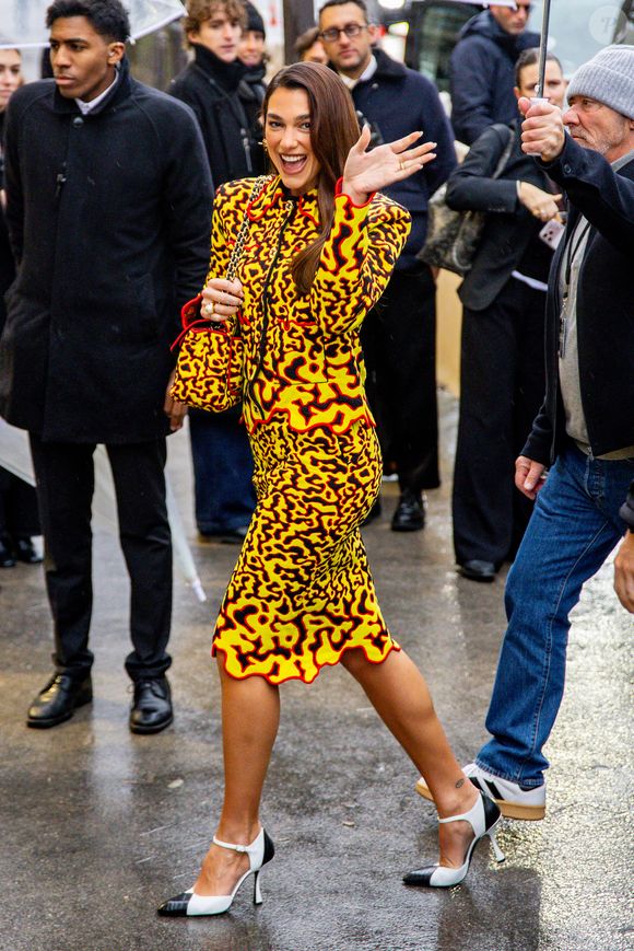 Dua Lipa - Arrivées au premier défilé Chanel "Collection Haute Couture Printemps/Eté 2026" lors de la Fashion Week de Paris (PFW) au Grand Palais, à Paris, France, le 27 janvier 2026. © Florian Lavielle/Bestimage