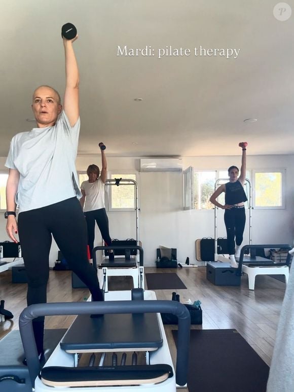 Julie, ancienne candidate de l'émission "Pékin Express", a partagé son parcours contre le cancer du sein. Capture d'écran Instagram