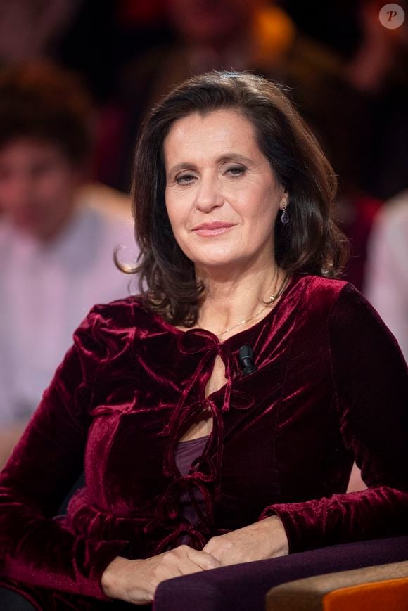 Exclusif - Pascale Pouzadoux lors de l'enregistrement de l'émission "Famille je vous aime" présentée par Michel Drucker et qui sera diffusée le vendredi 29 mai sur France 3, à Paris, France, le 4 décembre 2025. © Gaffiot-Perusseau/Bestimage