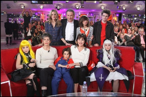 Lio en famille avec ses enfants, sa mère et Michel Drucker - Enregistrement de "Vivement Dimanche" le 17 février 2010 Guillaume Gaffiot/Bestimage