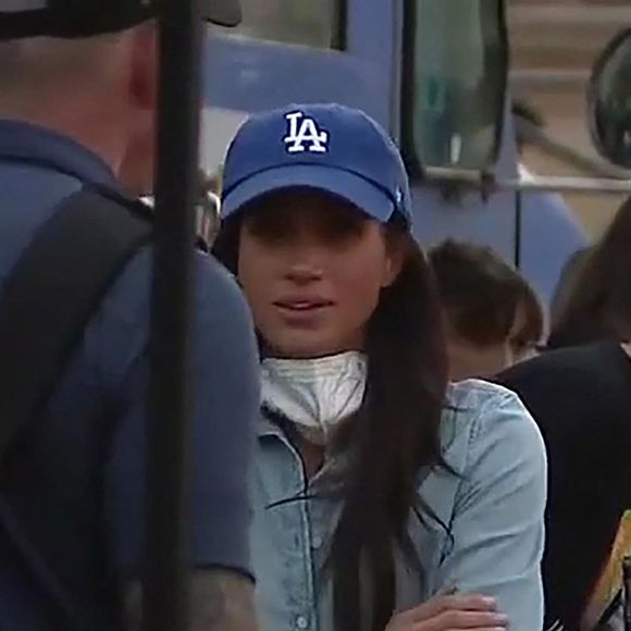 Voilà plusieurs jours que des incendies font rage à Los Angeles. 

Le prince Harry et Meghan Markle se rendent au Pasadena Convention Center avec les services de secours et les victimes des incendies de Eaton à Los Angeles