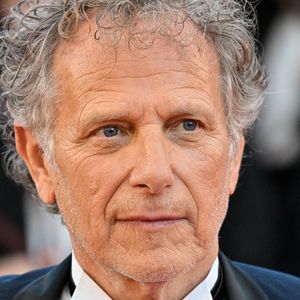 Charles Berling assistant à la projection du film *La Vie d'une femme* lors du 79e Festival de Cannes, à Cannes, en France, le 13 mai 2026. Photo de Julien Reynaud/APS-Medias/ABACAPRESS.COM