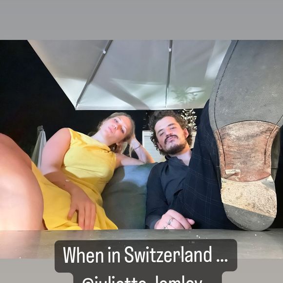 Elle travaille comme assistante de production au Théâtre de Paris.

Vincent Żuławski dévoile la première photo de sa soeur Juliette Lemley, la fille de Sophie Marceau, à ses côtés