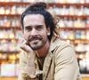 Ce voyage initiatique dure cinq jours et il est ponctué par des balades, du yoga, des exercices de respiration.

Flo Delavega pose à La Felicita à Paris, en France, le 21 octobre 2022, à l'occasion de la promotion de son premier livre "Sur le Chemin des Rêves", publié aux éditions Jouvence. 

Photo de Jérôme Domine/ABACAPRESS.COM
