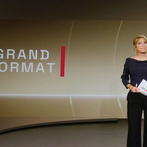 Léa Salamé présente son premier journal de 20 heures sur France 2,  le 1er septembre 2025. © Alain Guizard / Bestimage