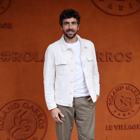 Agustin Galiana au village lors des Internationaux de France de tennis de Roland Garros 2024 à Paris, France, le 30 mai 2024. © Jacovides-Moreau/Bestimage