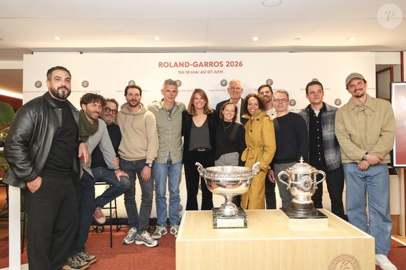 La dotation des qualifications bondit ainsi de 12,9 %. Même en perdant au premier tour des qualifications, un joueur peut donc repartir avec 24 000 euros. 

Jeffrey Cagnes, Julien Duboué, Yves Camdeborde, Pascal Barbot, Christophe Adam, Pierre Chomet, Claire Heitzler, Alexandra Montagne, Mickaël Meziane, Etienne Leroy, Pierre Sang-Boyer, Juan Arbelaez, autour de Gilles Moretton et Amelie Mauresmo lors de la conférence de presse du tournoi de tennis du Grand Chelem de Roland-Garros 2026, au stade Roland-Garros à Paris, France, le 16 avril 2026. 

©Jack Tribeca/Bestimage