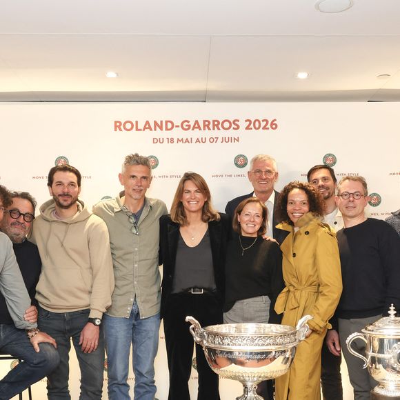 La dotation des qualifications bondit ainsi de 12,9 %. Même en perdant au premier tour des qualifications, un joueur peut donc repartir avec 24 000 euros. 

Jeffrey Cagnes, Julien Duboué, Yves Camdeborde, Pascal Barbot, Christophe Adam, Pierre Chomet, Claire Heitzler, Alexandra Montagne, Mickaël Meziane, Etienne Leroy, Pierre Sang-Boyer, Juan Arbelaez, autour de Gilles Moretton et Amelie Mauresmo lors de la conférence de presse du tournoi de tennis du Grand Chelem de Roland-Garros 2026, au stade Roland-Garros à Paris, France, le 16 avril 2026. 

©Jack Tribeca/Bestimage