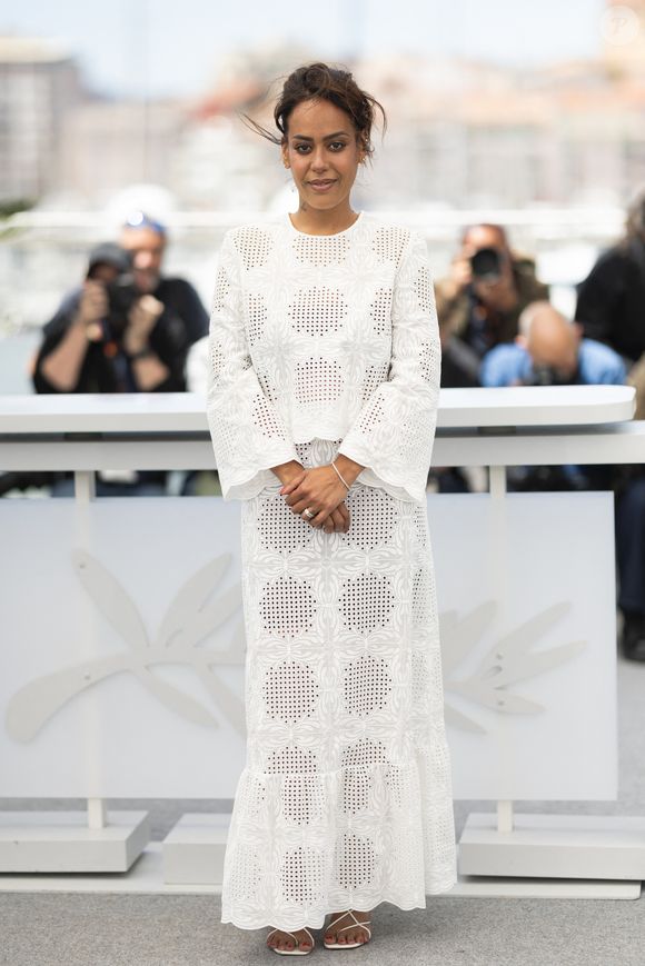 Amel Bent au photocall du film "Ma Frère" lors du 78ème Festival International du Film de Cannes, au Palais des Festivals à Cannes, France, le 22 mai 2025. © Jacovides-Moreau/Bestimage