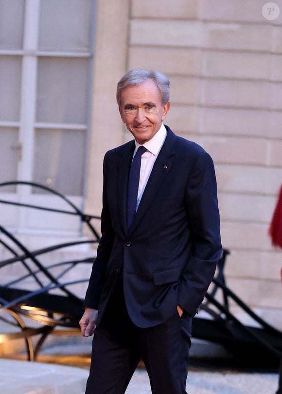 Alerte LVMH : Bernard Arnault écarte subitement sa DRH, Chantal Gaemperle - Bernard Arnault arrivant au dîner d'état au palais de l'Elysée à Paris en l'honneur de la visite du roi et de la reine de Belgique en France le 14 octobre 2024.
© Dominique Jacovides / Bestimage