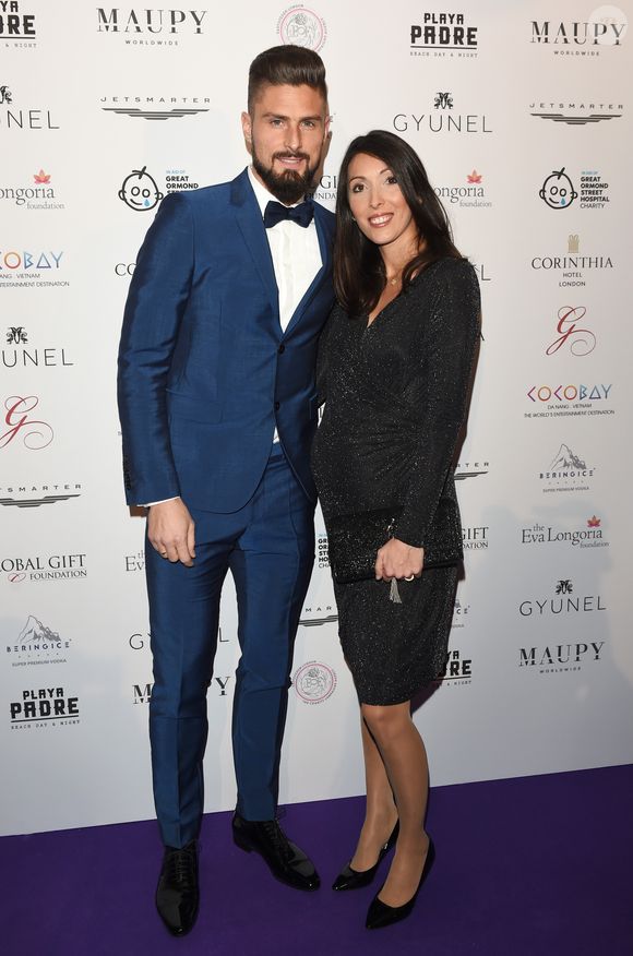Olivier Giroud et sa femme Jennifer, enceinte - Les célébrités posent lors du photocall de la soirée Global Gift à Londres le 18 novembre 2017.