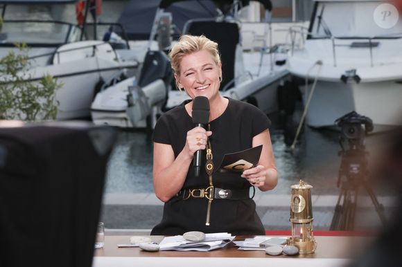 Exclusif - Anne-Elisabeth Lemoine, et la flamme olympique - Plateau de l'émission "C à vous" lors du 77ème Festival International du Film de Cannes le 21 mai 2024. © Jack Tribeca/Bestimage  No Web - Belgique et Suisse
