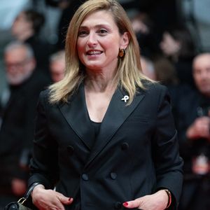 Elle est à retrouver ce samedi soir sur "France 3" 

Julie Gayet - Montée des marches du film " Affeksjonsverdi (Sentimental Value) " lors du 78ème Festival International du Film de Cannes, au Palais des Festivals à Cannes. Le 21 mai 2025
© Olivier Borde/ Bestimage