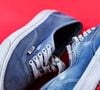 Les paires de chaussures du quotidien ou de sport finissent souvent par accumuler de l'humidité et donc dégager une odeur désagréable