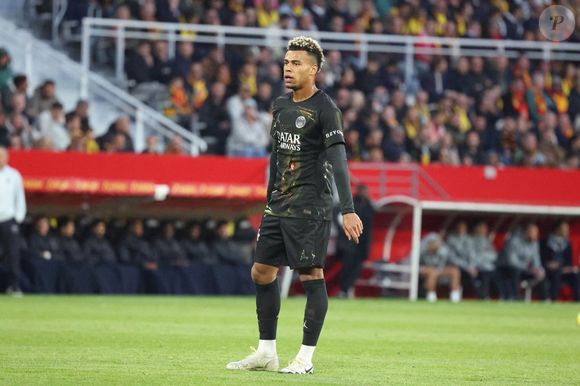 Guéla Doué, frère de Désiré Doué et également footballeur professionnel, fait lui aussi partie des associés de l’entreprise, comme le révèlent les données de celle-ci.

Désiré DOUÉ (PSG) lors du match RC Lens vs Paris Saint-Germain, Ligue 1 J29, stade Bollaert-Delelis, le 13 mai 2026 - photo Laurent Sanson / PsnewZ / Bestimage