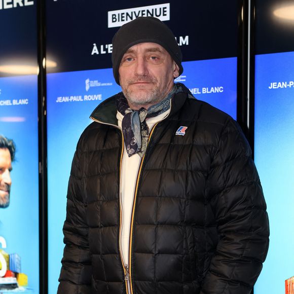 Transportée en urgence, elle était encore consciente à l’arrivée des secours, mais a fait un arrêt cardiaque dans les minutes suivantes.

Exclusif - Jean-Paul Rouve au Cinéma CGR Bordeaux - Le Français, le 15 décembre 2022 pour l'avant-première du film "Les Cadors" du réalisateur Julien Guetta. Jean-Marc Lhomer / Bestimage