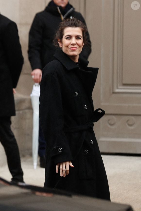 Et elle n'était pas la seule à représenter le clan Grimaldi lors de l'événement
Charlotte Casiraghi - Les célébrités au défilé Chanel 2 "Collection Haute Couture Printemps/Eté 2025" lors de la Fashion Week de Paris (PFW), le 28 janvier 2025 Christophe Clovis / Bestimage