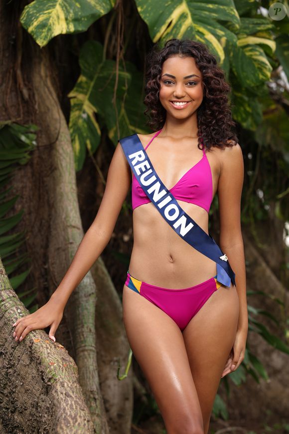 Marine Futol, Miss Réunion, en maillot de bain, candidate pour l'élection de Miss France 2025.