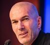 Il a ainsi choisi d'appeler plusieurs nouveaux joueurs, mais aussi des piliers de l'équipe constituée par son prédécesseur Didier Deschamps

Le sélectionneur de l'équipe de France de football Zinédine Zidane lors d'une conférence de presse pour dévoiler le groupe retenu pour les prochains matchs de la Ligue des nations au siège de la FFF à Paris, France, le 18 septembre 2026. (Credit Image: © Matthieu Mirville/ZUMA Press Wire / Bestimage)