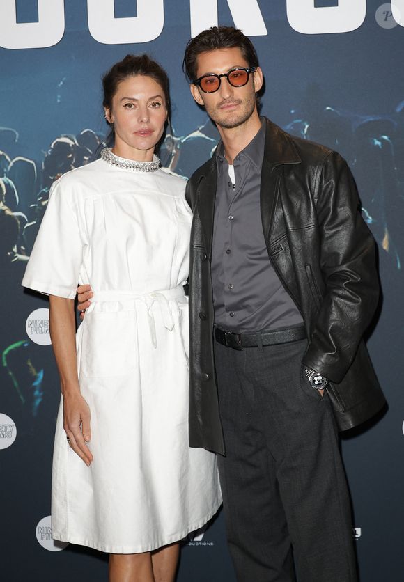 Pierre Niney et sa compagne Natasha Andrews - Avant-première de la série "Gourou" au cinéma Pathé Palace à Paris le 26 janvier 2026. © Coadic Guirec/Bestimage