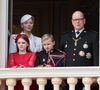 Bien évidemment, le prince Albert est apparu lui aussi sur le balcon du Palais princier durant cet évènement 

Le prince Albert II de Monaco et la princesse Charlène de Monaco avec leurs enfants le prince Jacques de Monaco, marquis des Baux, et la princesse Gabriella de Monaco, comtesse de Carladès - La famille princière de Monaco au balcon du palais, à l'occasion de la Fête Nationale de Monaco, le 19 novembre 2025. © Dominique Jacovides/Bestimage
