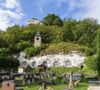 Et qui possède la seule église d'Île-de-France (et l'une des rares du pays, cinq en France) à être entièrement creusée dans une falaise


Haute Isle (95), l'eglise troglodytique de l'Annonciation - Photo par Quinet JM/Belpress/ANDBZ/ABACAPRESS.COM