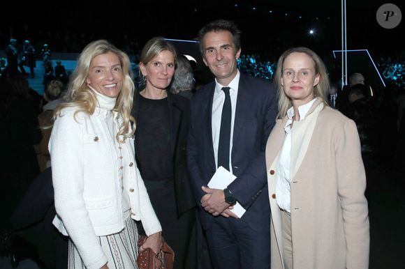 Yannick Bolloré avec sa femme Chloé Bouygues (england), Ségolène Gallienne Frère (en noire) et guest - Célébrités au Défilé de Mode Dior, Prêt-à-porter Automne / Hiver 2025-2026 dans le cadre de la Fashion Week de Paris, France, le 04 Mars 2025. 

© Bertrand Rindoff / Bestimage