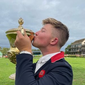 Les festivités, estimées à 6,7 millions de dollars, dureront plusieurs jours sous l’œil du wedding planner Stanlee Gatti.

Harry Charles Instagram