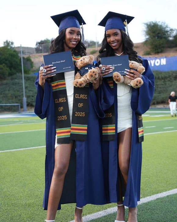 Ses filles jumelles de 18 ans, Jessie et D’Lila Combs, ont célébré leur diplôme de fin d’études secondaires avec émotion...

Instagram @the_combs_twins