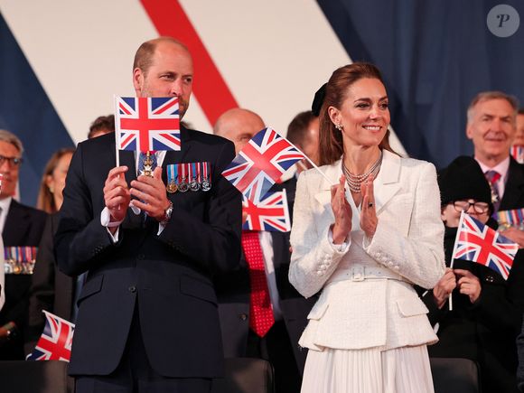 Le prince William, prince de Galles, et Catherine (Kate) Middleton, princesse de Galles - La famille royale britannique et les personnalités assistent à un service d'action de grâce à l'abbaye de Westminster à Londres, à l'occasion du 80ème anniversaire du jour de la Victoire en Europe (VE Day), le 8 mai 2025.

Picture by Chris Jackson/WPA-Pool / Julien Burton via Bestimage