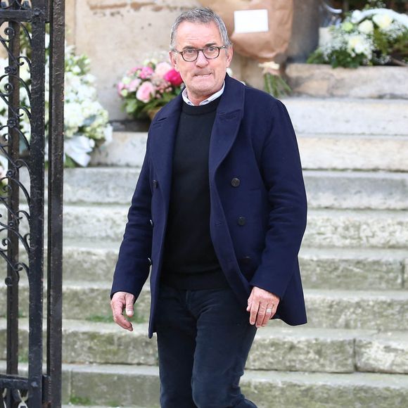 Christophe Dechavanne lors des obsèques du présentateur du journal télévisé français Jean-Pierre Pernaut à la basilique Sainte-Clotilde à Paris, France, le 9 mars 2022. Photo par Nasser Berzane/ABACAPRESS.COM