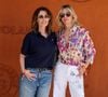 Le tournoi a aussi attiré d'autres figures de la télévision et de la mode, telles que la chroniqueuse Mademoiselle Agnès et Virginie Coupérie-Eiffel.

Mademoiselle Agnès (Agnès Boulard) et Virginie Coupérie-Eiffel au village lors des Internationaux de France de Tennis de Roland Garros 2026. Paris, le 26 mai 2026.
© Jacovides / Moreau / Bestimage