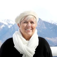 Mimie Mathy ne peut plus marcher et son couple avec Benoist Gérard a été impacté par cette nouvelle situation : "J'ai usé beaucoup de Kleenex"