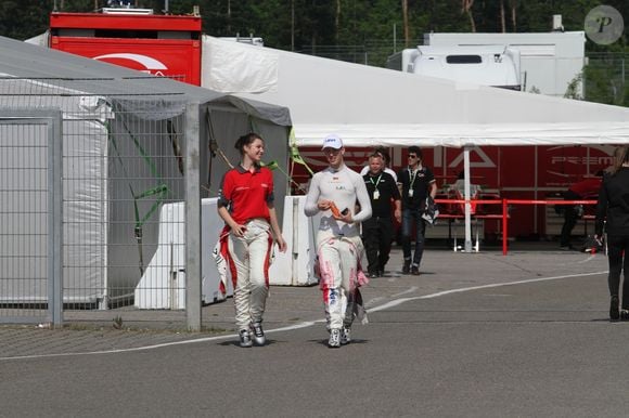 David Schumacher, le neveu du pilote de F1, s'est fiancé avec sa copine de longue date.

David Schumacher (US Racing - CHRS) avec Vivien Keszthelyi (Audi Sport Seyffarth R8 LMS Cupe) au Championnat de Formule 4 de la manche DTM au Circuit automobile Hockenheimring à Hockenheim, Allemagne, le 4 mai 2018. Photo par Action Press / Bestimage