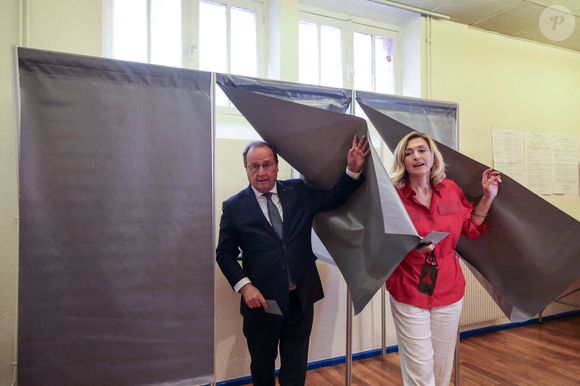 L'ancien président français François Hollande et son épouse Julie Gayet votent dans un bureau de vote à Tulle, France, le 7 juillet 2024. Le deuxième tour des élections législatives a débuté dimanche en France métropolitaine pour élire les 501 membres restants de l'Assemblée nationale française, qui compte 577 sièges. Photo par Laetitia Notarianni/Xinhua/ABACAPRESS.COM