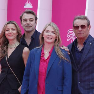 Les derniers épisodes des "Mystères de l’amour" seront diffusés ce dimanche

Laure Guibert, Patrick Puydebat, Hélène Rollès et Tom Schacht ( Les mystères de L'amour) - Soirée d'ouverture de CanneSeries Saison 6 au Palais des Festivals de Cannes
© Denis Guignebourg/Bestimage