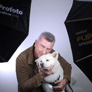 Exclusif - Portrait de Pascal Bataille et son chien lors de l'enregistrement de l'émission "Chez Jordan de Luxe" à Paris. Le 11 décembre 2024
© Cédric Perrin / Bestimage