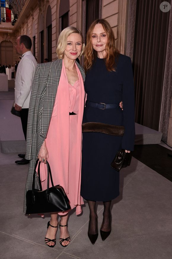Naomi Watts, Stella McCartney - La créatrice S.McCartney est faite Chevalier de la Légion d'honneur par le président français E.Macron au palais de l'Elysée à Paris, le 5 mars 2026, lors de la Fashion Week à Paris. Cette distinction salue son parcours ainsi que son engagement dans l'univers de la création et de la mode.

BFA.com / Backgrid USA / Bestimage