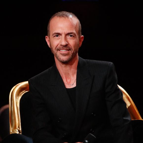 Exclusif - Calogero lors de l'enregistrement de l'émission "Serge Lama, le dernier rappel" présentée par F. Bollaert, diffusée le vendredi 21 novembre 2025 sur France 3 à 21h10, au théâtre Marigny à Paris, France, le 29 avril 2025. © Clovis-Moreau/Bestimage