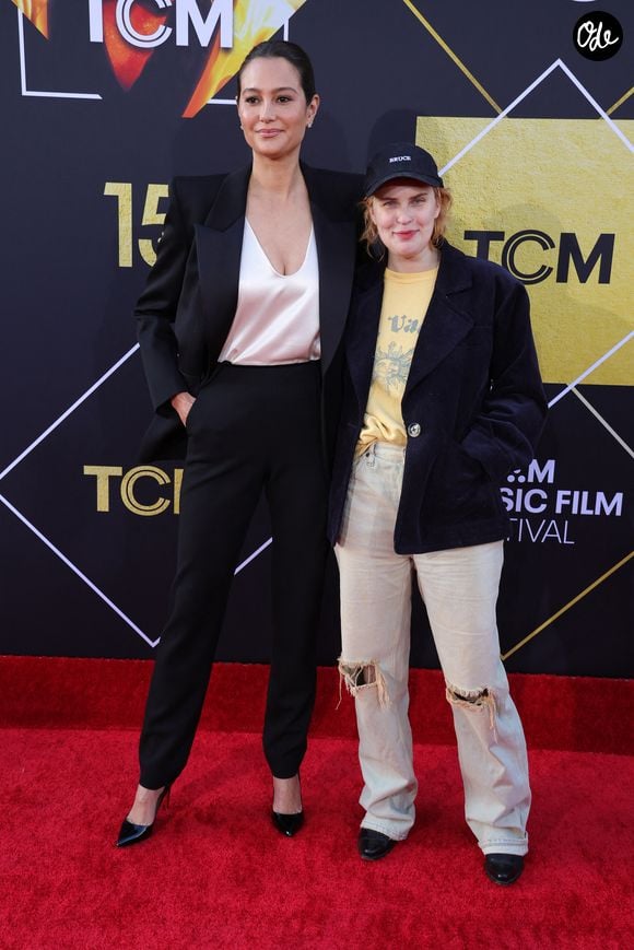 Tallulah a elle-même accompagné la photo d’une légende pleine d’affection : "Un moment tendre avec mon père et Justin au début du week-end de mariage".

Emma Heming Willis, Tallulah Willis - Photocall de la soirée d'ouverture du Festival du film classique TCM avec la projection du film "Pulp Fiction", à Los Angeles le 18 avril 2024. Photo Press Service / BESTIMAGE