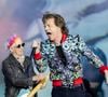 Malgré leurs désaccords, Keith Richards estime que leur alchimie artistique reste intacte et continue de nourrir leurs compositions.

Keith Richards et Mick Jagger lors du concert des Rolling Stones à l'hippodrome de Longchamp, dans le cadre de leurs tournée anniversaire "Sixty", qui marque leurs 60 ans de carrière (1962—2022), à Paris, le 23 juillet 2022.

© Jack Tribeca / Bestimage